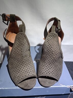 Women’s Olive Peep-Toe Suede Slingback Sandals